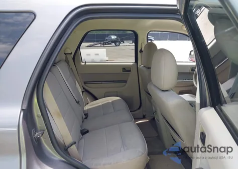 2012 Ford Escape Xlt z USA, uszkodzony, nr VIN 1FMCU0D75CKB93887